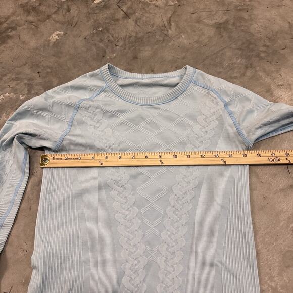 Lululemon Women’s Blue Rest Less Cable Knit Textured Athleisure Top Size 15x26 - Picture 5 of 6